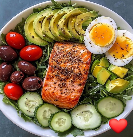 Ürtidega kanasalat köögiviljadega